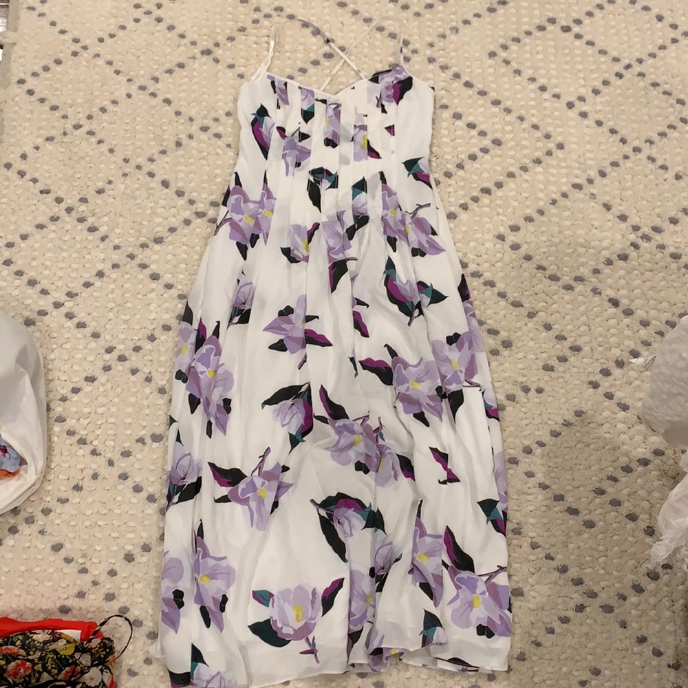 White floral sundress w/pockets